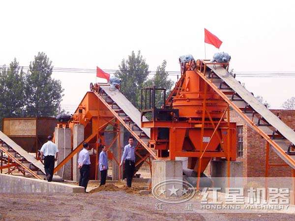 紅星機(jī)器專家到現(xiàn)場進(jìn)行指導(dǎo)